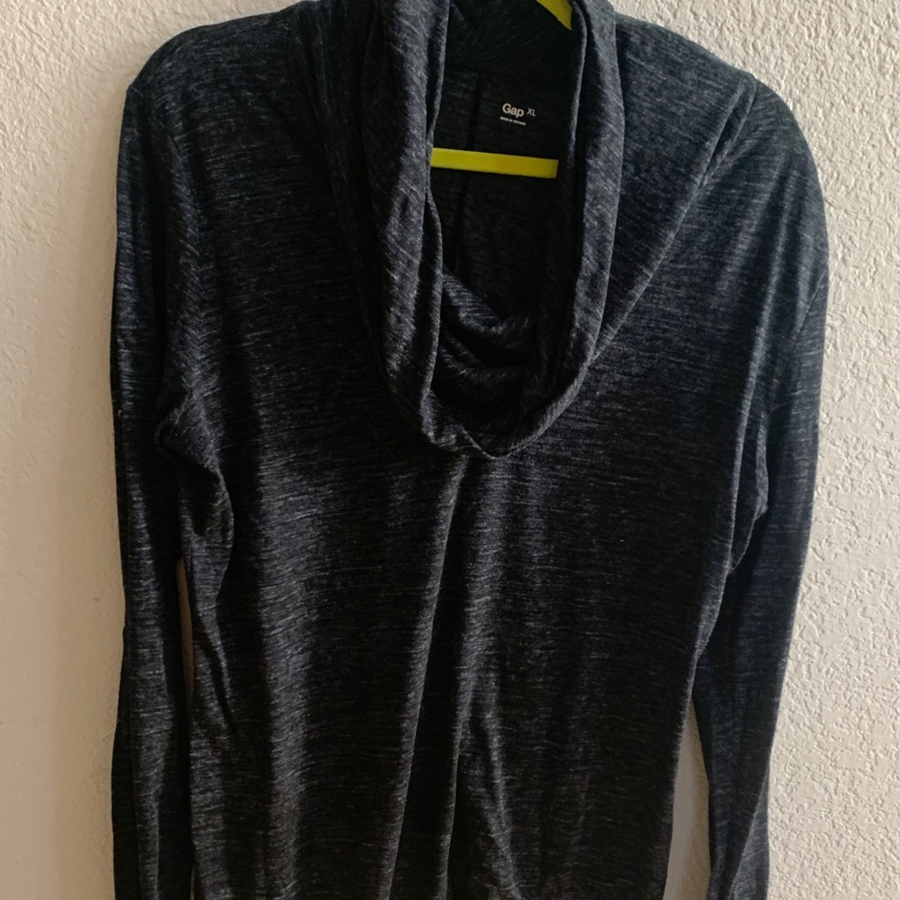 Thin long sleeve dark heather grey T-shirt